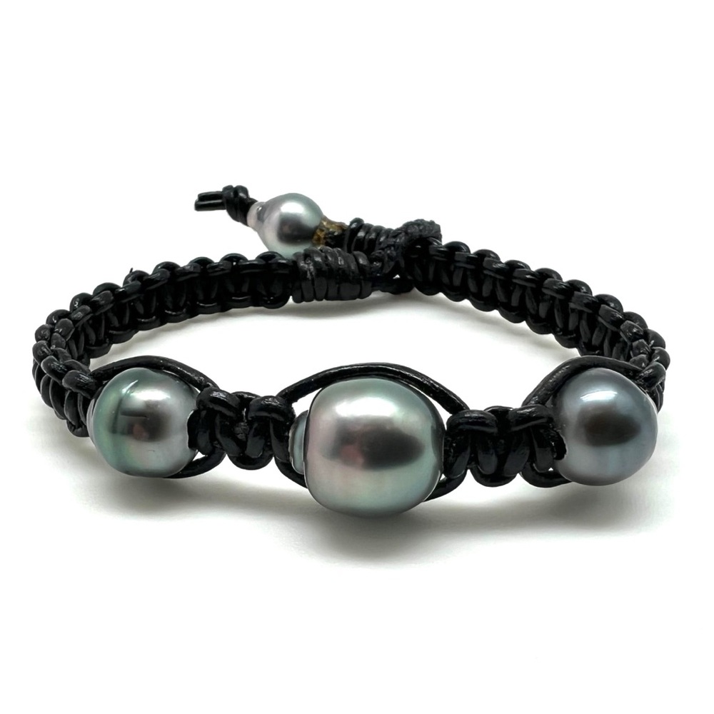 BWT Black Leather and Tahitian Pearl Bracelet
